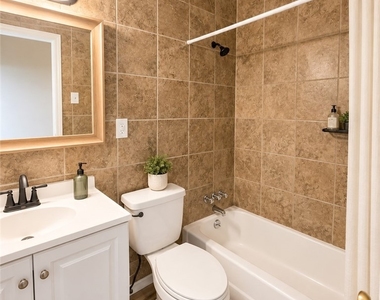 735 N Highland - Photo Thumbnail 17