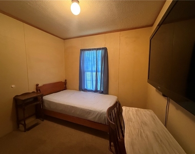1761 Old Youngstown Rd - Photo Thumbnail 8