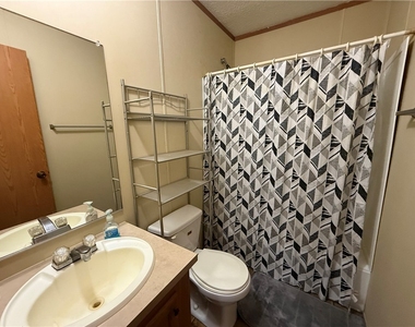 1761 Old Youngstown Rd - Photo Thumbnail 5