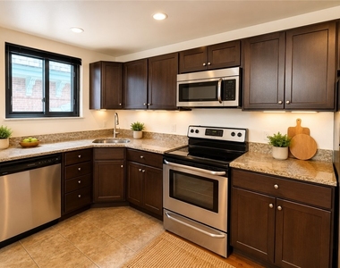735 N Highland - Photo Thumbnail 12