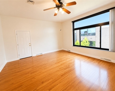 735 N Highland - Photo Thumbnail 15