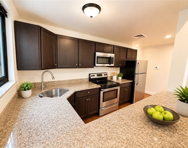 735 N Highland - Photo Thumbnail 14