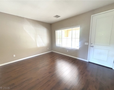 5704 Shadow Bend Drive - Photo Thumbnail 2