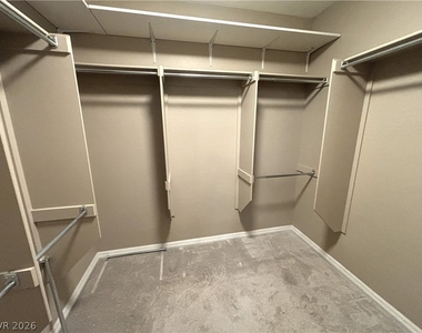 5704 Shadow Bend Drive - Photo Thumbnail 15