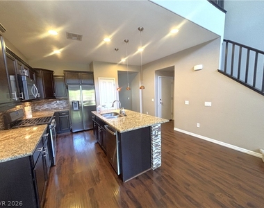5704 Shadow Bend Drive - Photo Thumbnail 5