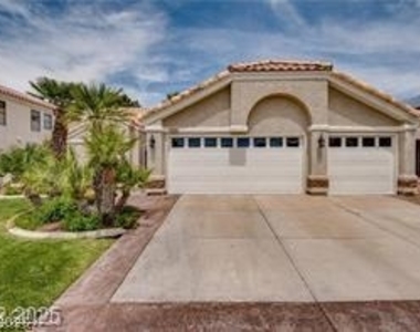 2644 White Pine Drive - Photo Thumbnail 2