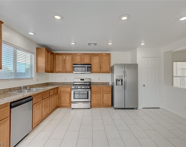 5672 Park City Avenue - Photo Thumbnail 3