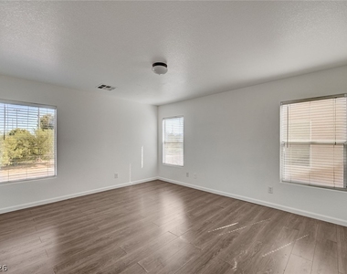 5672 Park City Avenue - Photo Thumbnail 10