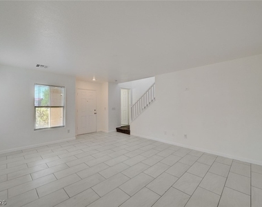 5672 Park City Avenue - Photo Thumbnail 8