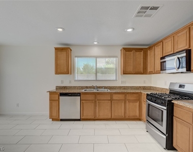 5672 Park City Avenue - Photo Thumbnail 4