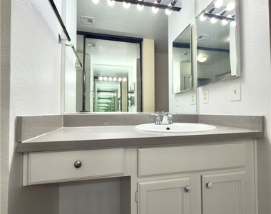 6250 W Flamingo Road - Photo Thumbnail 18
