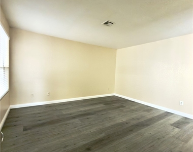 6250 W Flamingo Road - Photo Thumbnail 16