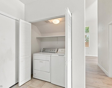 2681 Park Creek Lane - Photo Thumbnail 6