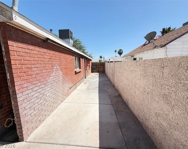1311 Griffith Avenue - Photo Thumbnail 41