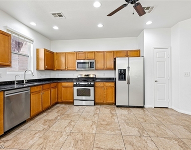 3819 Total Eclipse Street - Photo Thumbnail 4