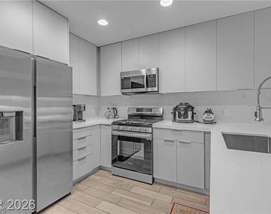 353 E Bonneville Avenue - Photo Thumbnail 22