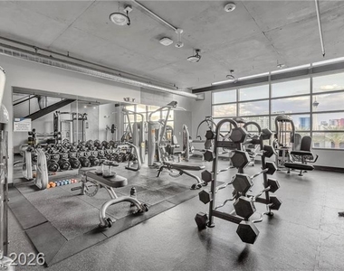 353 E Bonneville Avenue - Photo Thumbnail 3