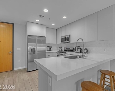 353 E Bonneville Avenue - Photo Thumbnail 23