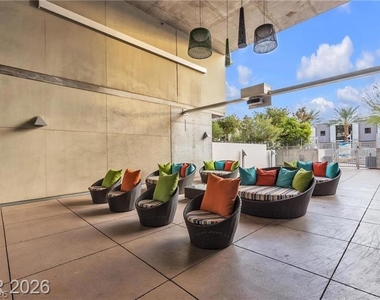 353 E Bonneville Avenue - Photo Thumbnail 4