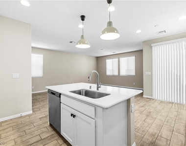 10334 Apefly Street - Photo Thumbnail 4