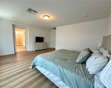 640 Stone Hammer Avenue - Photo Thumbnail 14