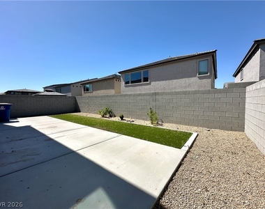 640 Stone Hammer Avenue - Photo Thumbnail 22