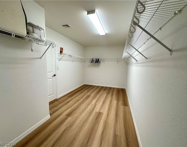 640 Stone Hammer Avenue - Photo Thumbnail 18