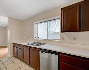 2092 Crowley Way - Photo Thumbnail 3