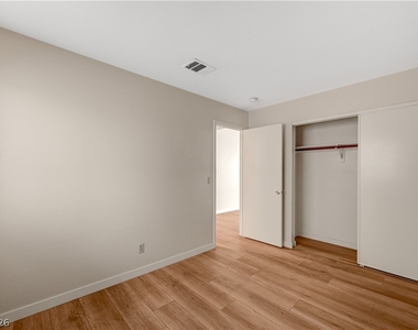 2092 Crowley Way - Photo Thumbnail 10