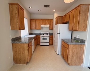 1702 Bamboo Rain Avenue - Photo Thumbnail 5