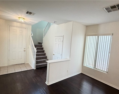 1702 Bamboo Rain Avenue - Photo Thumbnail 3