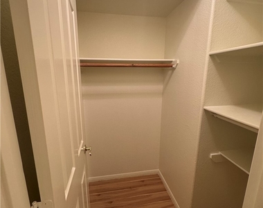 701 Capri Drive - Photo Thumbnail 10