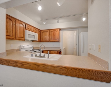 701 Capri Drive - Photo Thumbnail 14