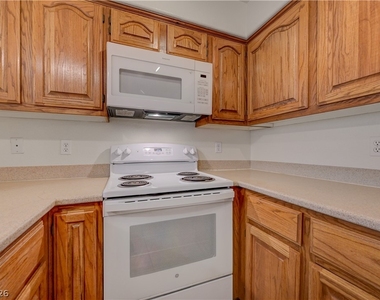 701 Capri Drive - Photo Thumbnail 18