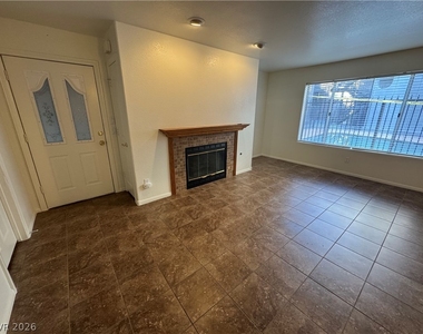 701 Capri Drive - Photo Thumbnail 2