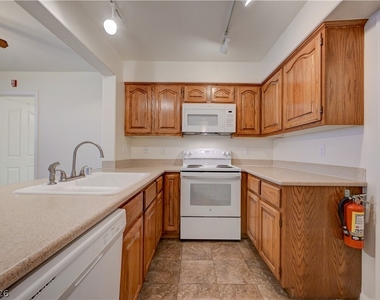 701 Capri Drive - Photo Thumbnail 15