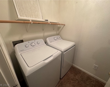 701 Capri Drive - Photo Thumbnail 7
