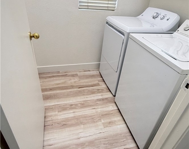9708 Ridgebluff Avenue - Photo Thumbnail 2