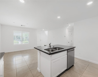 3509 Golden Chariot Avenue - Photo Thumbnail 9