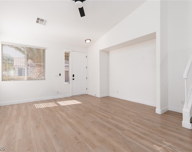 886 Park Walk Avenue - Photo Thumbnail 3