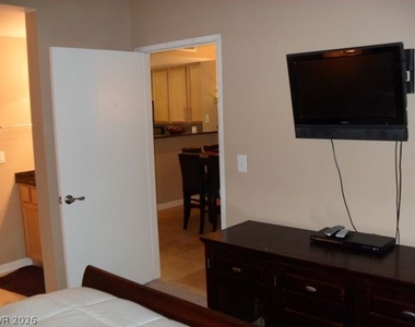 260 E Flamingo Road - Photo Thumbnail 10