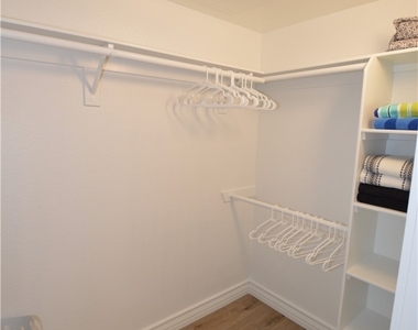 230 E Flamingo Road - Photo Thumbnail 9