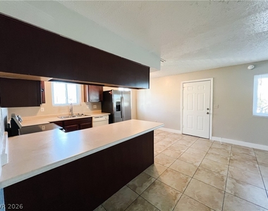 445 N 14th Street - Photo Thumbnail 13