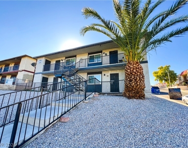 445 N 14th Street - Photo Thumbnail 2