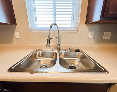 445 N 14th Street - Photo Thumbnail 22