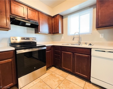 445 N 14th Street - Photo Thumbnail 24