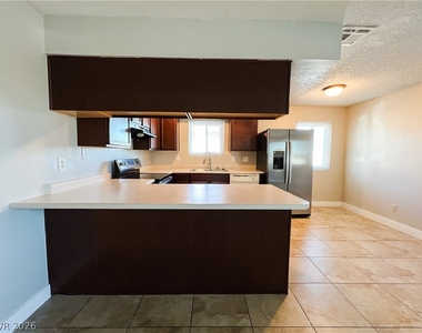 445 N 14th Street - Photo Thumbnail 15