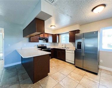 445 N 14th Street - Photo Thumbnail 17