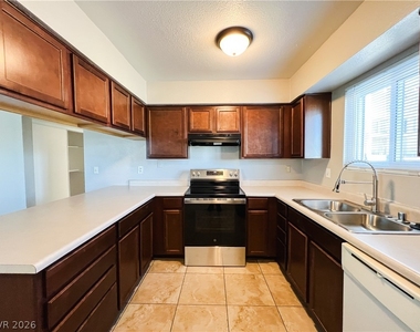 445 N 14th Street - Photo Thumbnail 18