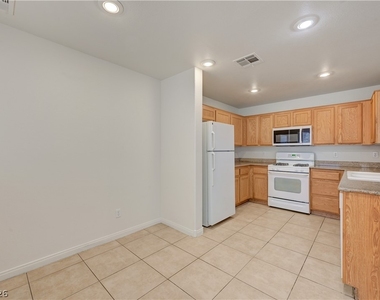 1154 Lilac Charm - Photo Thumbnail 9